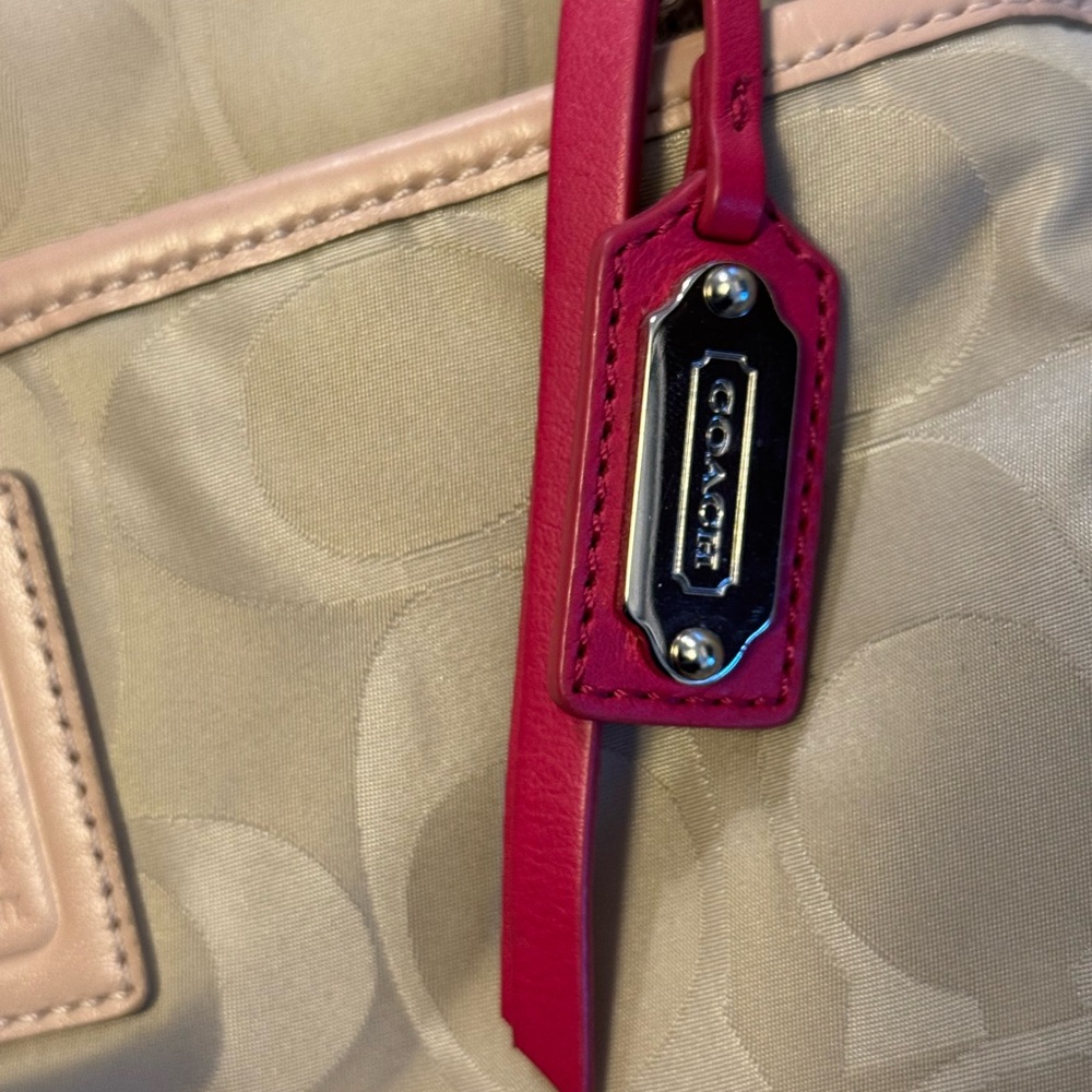 Coach Legacy Weekend Signature Nylon Hippie bag - Picture 7 of 14